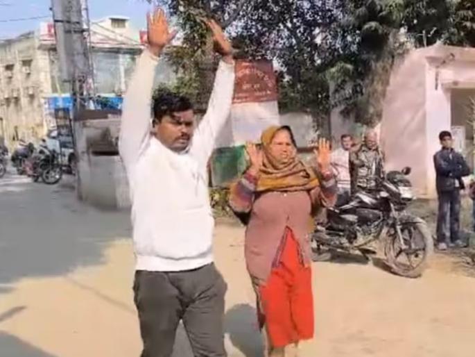 bijnor criminal surrenders withmother seeks forgiveness uttar pradesh | "मुलाकडून चूक, एन्काऊंटर नको"; सुनील पाल अपहरणातील आरोपीसह पोलीस ठाण्यात आली आई bijnor criminal surrenders withmother seeks forgiveness uttar pradesh | "मुलाकडून चूक, एन्काऊंटर नको"; सुनील पाल अपहरणातील आरोपीसह पोलीस ठाण्यात आली आई