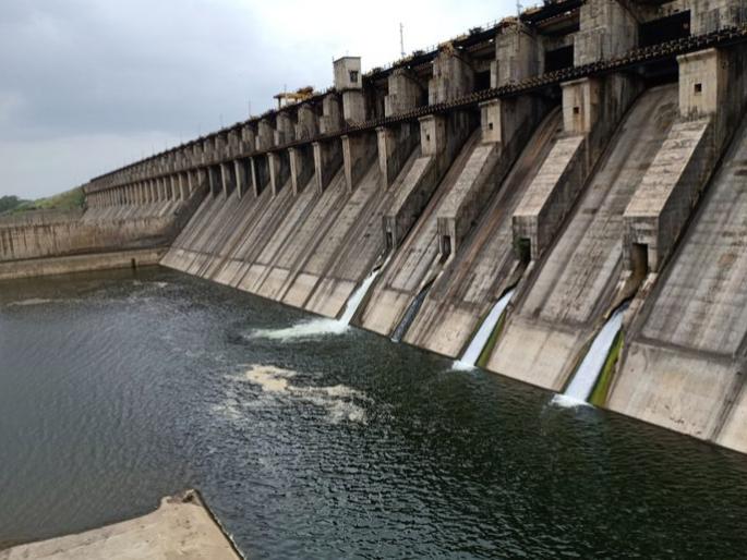 43 TMC reduction in storage capacity due to siltation | गाळ अन् वाळूमुळे उजनीच्या साठवण क्षमतेत ४३ टीएमसी घट 43 TMC reduction in storage capacity due to siltation | गाळ अन् वाळूमुळे उजनीच्या साठवण क्षमतेत ४३ टीएमसी घट