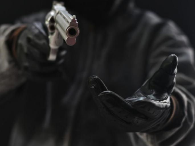 Marathwada connection of Dhanki robbery in Yavatmal district; Ten accused arrested | यवतमाळ जिल्ह्यातील ढाणकी दरोड्याचे मराठवाडा कनेक्शन; दहा आरोपींना अटक Marathwada connection of Dhanki robbery in Yavatmal district; Ten accused arrested | यवतमाळ जिल्ह्यातील ढाणकी दरोड्याचे मराठवाडा कनेक्शन; दहा आरोपींना अटक