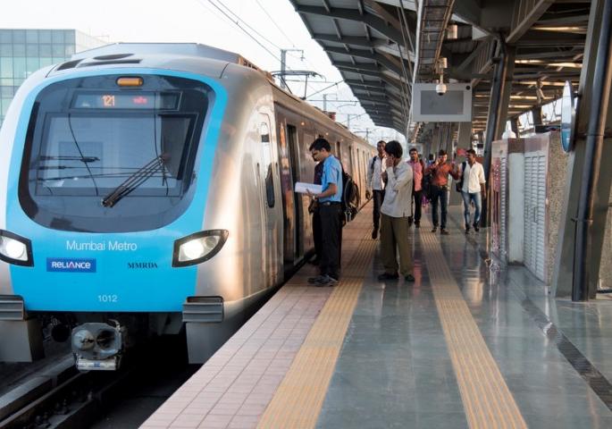 The MMRDA will launch two metro lanes next year | मुंबईचा वेग वाढणार; पुढील वर्षी एमएमआरडीए सुरू करणार दोन मेट्रो मार्गिका The MMRDA will launch two metro lanes next year | मुंबईचा वेग वाढणार; पुढील वर्षी एमएमआरडीए सुरू करणार दोन मेट्रो मार्गिका