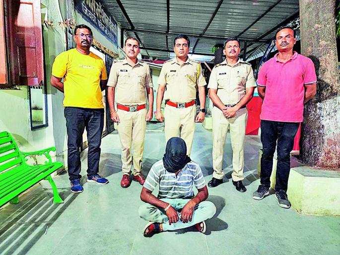 accused arrested for brutally killing pregnant dog by stabbing knife in stomach | ‘लोकमत’ची दखल; गर्भवती श्वानाला ठार मारणाऱ्यास केली अटक accused arrested for brutally killing pregnant dog by stabbing knife in stomach | ‘लोकमत’ची दखल; गर्भवती श्वानाला ठार मारणाऱ्यास केली अटक