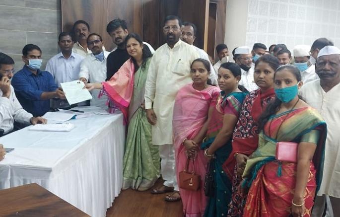 kdcc bank election Janata Dal's Swati Kori files application | kdcc bank election : जनता दलाच्या स्वाती कोरी यांचा अर्ज दाखल kdcc bank election Janata Dal's Swati Kori files application | kdcc bank election : जनता दलाच्या स्वाती कोरी यांचा अर्ज दाखल