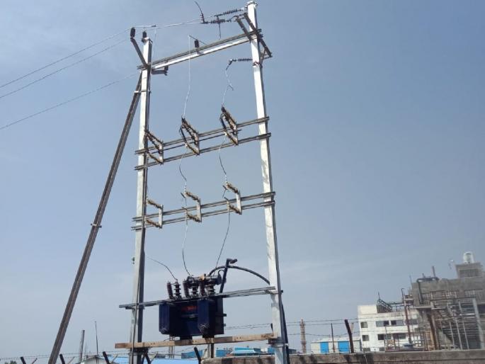 One day power supply to oxygen generation project in Ambernath | अंबरनाथमधील ऑक्सिजन निर्मिती प्रकल्पाला एका दिवसात वीजजोडणी One day power supply to oxygen generation project in Ambernath | अंबरनाथमधील ऑक्सिजन निर्मिती प्रकल्पाला एका दिवसात वीजजोडणी