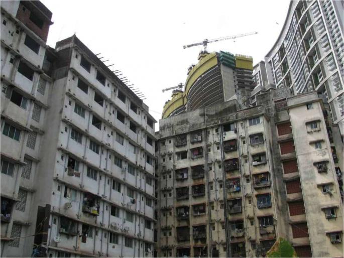 Clerk of Hinduja Hospital bribed lakhs; The lure of offering flats in SRA | हिंदुजा रुग्णालयाच्या क्लार्कला लाखोंचा चुना; SRA मध्ये फ्लॅट देण्याचे आमिष