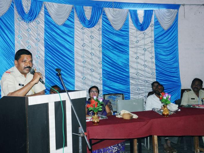 Washim: Guidance for students regarding cyber crime in the Ashram school | वाशिम: मुसळवाडी येथील आश्रम शाळेत सायबर क्राईमबाबत विद्यार्थ्यांना मार्गदर्शन Washim: Guidance for students regarding cyber crime in the Ashram school | वाशिम: मुसळवाडी येथील आश्रम शाळेत सायबर क्राईमबाबत विद्यार्थ्यांना मार्गदर्शन