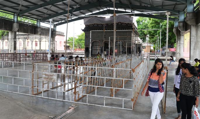 Rudrapuja to August 7 for Public Welfare; Bites with 5 sexes a month! | लोककल्याणासाठी १० आॅगस्टला रुद्रपूजा; महिनाभर ६८ लिंगांना कावडने प्रदक्षिणा !