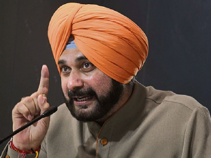 Punjab Congress chief Navjot Singh Sidhu uses a bad word during press conference | नवज्योत सिंग सिद्धूंची जीभ घसरली, चन्नी सरकारबद्दल बोलताना दिली शिवी; VIDEO व्हायरल... Punjab Congress chief Navjot Singh Sidhu uses a bad word during press conference | नवज्योत सिंग सिद्धूंची जीभ घसरली, चन्नी सरकारबद्दल बोलताना दिली शिवी; VIDEO व्हायरल...
