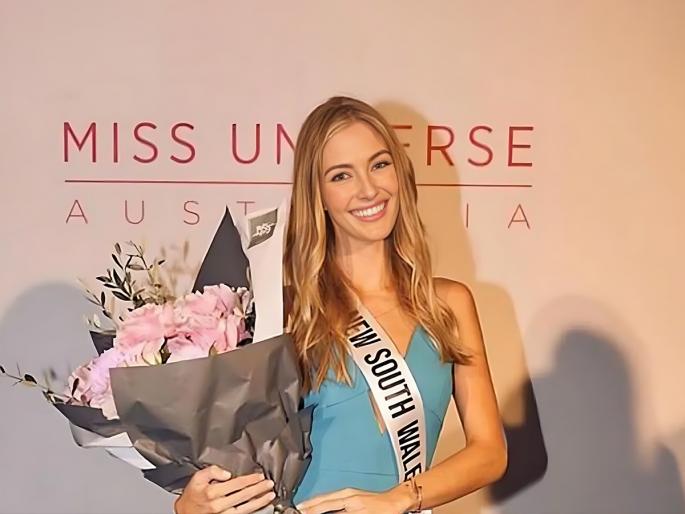 Sienna weir miss universe finalist australian fashion model passed away23 after tragic horse riding accident | Sienna Weir: 'मिस युनिव्हर्स' फाइनलिस्टचं अवघ्या 23 व्या वर्षी निधन; घोडेस्वारी करताना झालेला अपघात Sienna weir miss universe finalist australian fashion model passed away23 after tragic horse riding accident | Sienna Weir: 'मिस युनिव्हर्स' फाइनलिस्टचं अवघ्या 23 व्या वर्षी निधन; घोडेस्वारी करताना झालेला अपघात