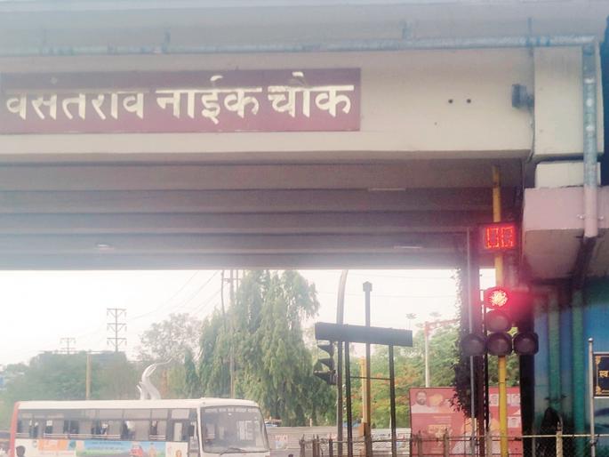 What a smart city! Out of 40 traffic signals in Chhatrapati Sambhajinagar, 29 signals are 30 years old | ही कसली स्मार्ट सिटी! छत्रपती संभाजीनगरात ४० वाहतूक सिग्नलपैकी २९ सिग्नल ३० वर्षे जुनेच What a smart city! Out of 40 traffic signals in Chhatrapati Sambhajinagar, 29 signals are 30 years old | ही कसली स्मार्ट सिटी! छत्रपती संभाजीनगरात ४० वाहतूक सिग्नलपैकी २९ सिग्नल ३० वर्षे जुनेच
