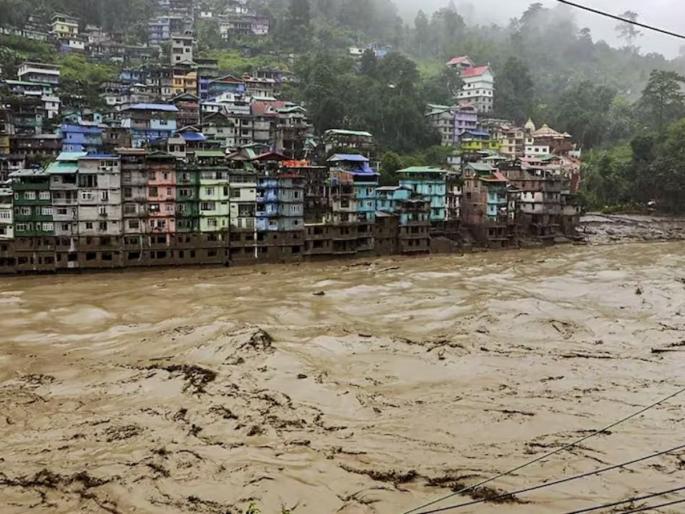 dead still missing in sikkim flash flood as search operation continues west bengal | Sikkim Flash Flood : भीषण! सिक्कीममध्ये पुराचे थैमान, 11 पूल कोसळले; 18 जणांचा मृत्यू, 26 जखमी, 98 बेपत्ता dead still missing in sikkim flash flood as search operation continues west bengal | Sikkim Flash Flood : भीषण! सिक्कीममध्ये पुराचे थैमान, 11 पूल कोसळले; 18 जणांचा मृत्यू, 26 जखमी, 98 बेपत्ता