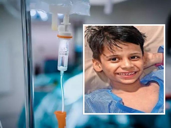 Mother was repeatedly saying to the son’s dead body get up quickly after breath started walking | पोरा उठ रं..डोळं उघड, मुलाच्या मृतदेहाला कवटाळून आईचा आक्रोश; क्षणातच झाला ‘असा’ चमत्कार की... Mother was repeatedly saying to the son’s dead body get up quickly after breath started walking | पोरा उठ रं..डोळं उघड, मुलाच्या मृतदेहाला कवटाळून आईचा आक्रोश; क्षणातच झाला ‘असा’ चमत्कार की...