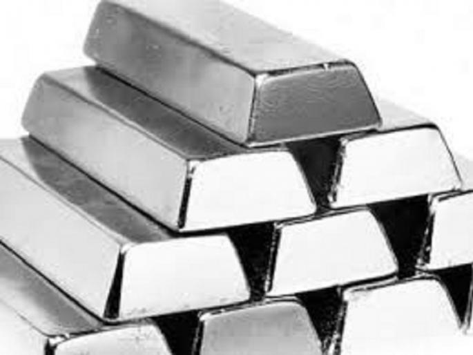 Uncertainty in the price of silver; Silver is 3,000 times cheaper in Aurangabad than in Mumbai | चांदीच्या भावात अनिश्चितता; मुंबईपेक्षा औरंगाबादेत चांदी ३ हजारांनी स्वस्त Uncertainty in the price of silver; Silver is 3,000 times cheaper in Aurangabad than in Mumbai | चांदीच्या भावात अनिश्चितता; मुंबईपेक्षा औरंगाबादेत चांदी ३ हजारांनी स्वस्त