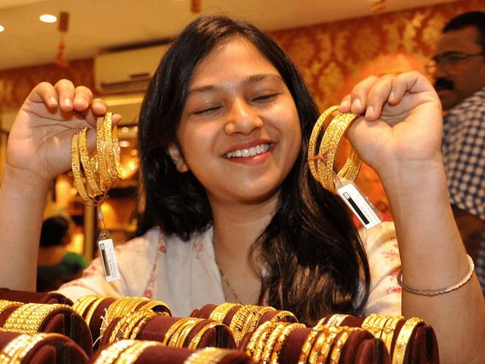 Silver shines again, rising by two and a half thousand in three days; Prices at Rs 91,500: Gold also increased by Rs 800 | चांदीला पुन्हा चकाकी, तीन दिवसात अडीच हजाराने वधारली; भाव ९१,५०० रुपयांवर : सोनेही ८०० रुपयांनी वधारले Silver shines again, rising by two and a half thousand in three days; Prices at Rs 91,500: Gold also increased by Rs 800 | चांदीला पुन्हा चकाकी, तीन दिवसात अडीच हजाराने वधारली; भाव ९१,५०० रुपयांवर : सोनेही ८०० रुपयांनी वधारले