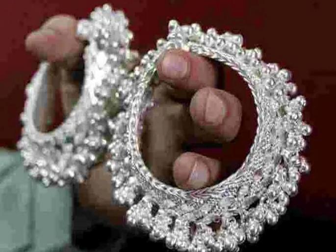 Silver not available even at 20% premium; online price at 2.5 lakhs | चांदी २०% प्रीमियमवरही मिळेना; ऑनलाइन भाव अडीच लाखांवर