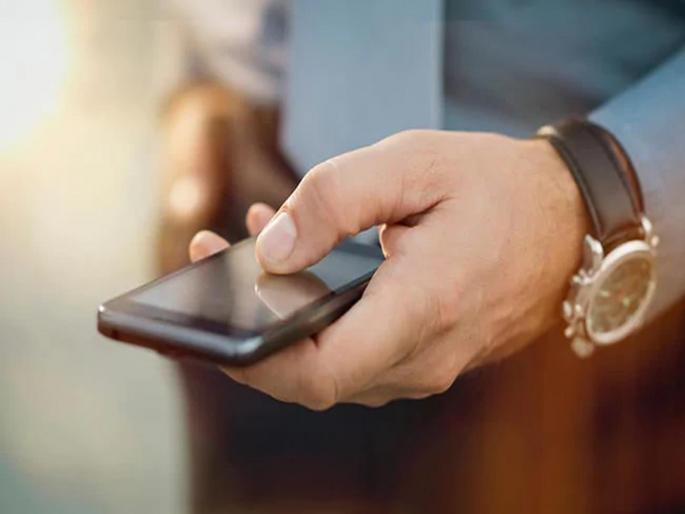 30 lakh disappeared from the bank account by blocking the SIM card | सीम कार्ड ब्लॉक करून खात्यातून ३० लाख गायब 30 lakh disappeared from the bank account by blocking the SIM card | सीम कार्ड ब्लॉक करून खात्यातून ३० लाख गायब