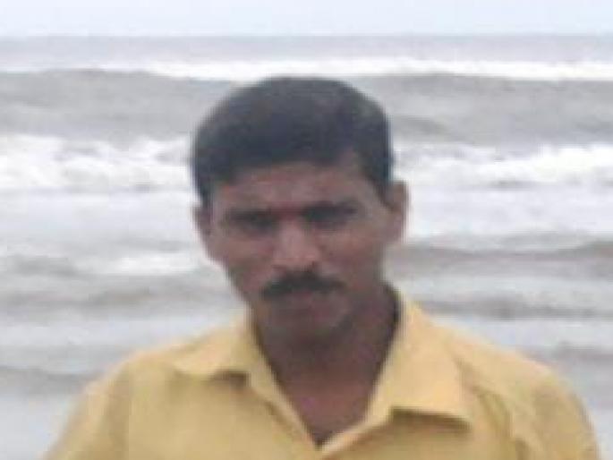 One of the committed suicide by hanging himself in Kalase | काळसेतील एकाची गळफास घेवून आत्महत्या One of the committed suicide by hanging himself in Kalase | काळसेतील एकाची गळफास घेवून आत्महत्या