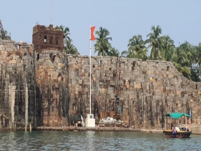 Cleanliness campaign started by Central Archaeological Survey Department at Sindhudurg fort | सिंधुदुर्ग किल्ला घेणार मोकळा श्वास, केंद्रीय पुरातत्व सर्वेक्षण विभागाकडून स्वच्छता अभियान सुरुवात Cleanliness campaign started by Central Archaeological Survey Department at Sindhudurg fort | सिंधुदुर्ग किल्ला घेणार मोकळा श्वास, केंद्रीय पुरातत्व सर्वेक्षण विभागाकडून स्वच्छता अभियान सुरुवात