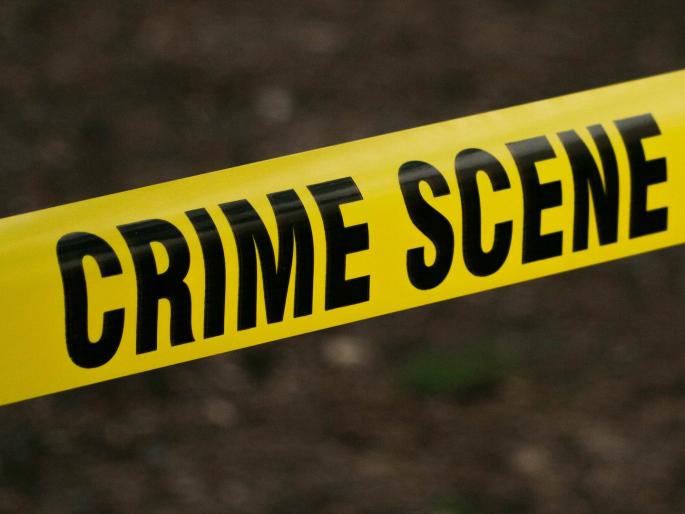 Family of Ainari police station in Sindhudurga beat up four people | सिंधुदुर्गातील ऐनारी पोलिस पाटलाच्या कुटुंबाची चौघांना मारहाण, पाच जणांविरोधात गुन्हा दाखल Family of Ainari police station in Sindhudurga beat up four people | सिंधुदुर्गातील ऐनारी पोलिस पाटलाच्या कुटुंबाची चौघांना मारहाण, पाच जणांविरोधात गुन्हा दाखल