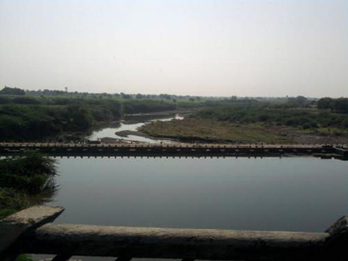 Shocking Four cane cutters of Yavatmal drowned in the Sina river while going for a bath | धक्कादायक; आंघोळीसाठी गेलेले यवतमाळचे चार ऊसतोड मजूर सीना नदीत बुडाले Shocking Four cane cutters of Yavatmal drowned in the Sina river while going for a bath | धक्कादायक; आंघोळीसाठी गेलेले यवतमाळचे चार ऊसतोड मजूर सीना नदीत बुडाले