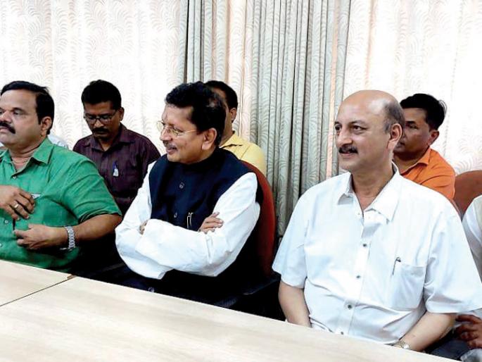 Hotels were not built by plowing the land | जमिनी लाटून हॉटेल्स उभारली नाहीत :- दीपक केसरकर यांचा नारायण राणे यांना टोला