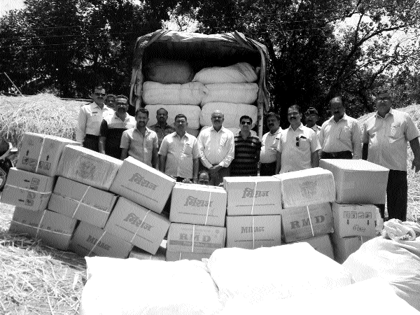 Nigudeet confiscates gutkha of Rs 55 lakh | निगुडेत ५५ लाखांचा गुटखा जप्त Nigudeet confiscates gutkha of Rs 55 lakh | निगुडेत ५५ लाखांचा गुटखा जप्त