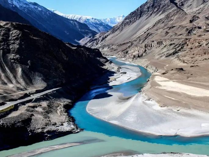 Pahalgam Terror Attack If you want to make Pakistan beg for water special artical | पाकिस्तानला पाण्यासाठी भीक मागायला लावायची असेल तर... Pahalgam Terror Attack If you want to make Pakistan beg for water special artical | पाकिस्तानला पाण्यासाठी भीक मागायला लावायची असेल तर...