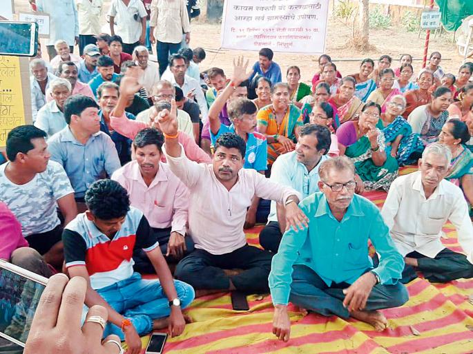 District Collector's Lessons | पाच दिवस साखळी उपोषण सुरू असताना जिल्हाधिकाऱ्यांची उपोषणाकडे पाठ; कणकवली तहसीलदारांनी ठोठावला दंड District Collector's Lessons | पाच दिवस साखळी उपोषण सुरू असताना जिल्हाधिकाऱ्यांची उपोषणाकडे पाठ; कणकवली तहसीलदारांनी ठोठावला दंड