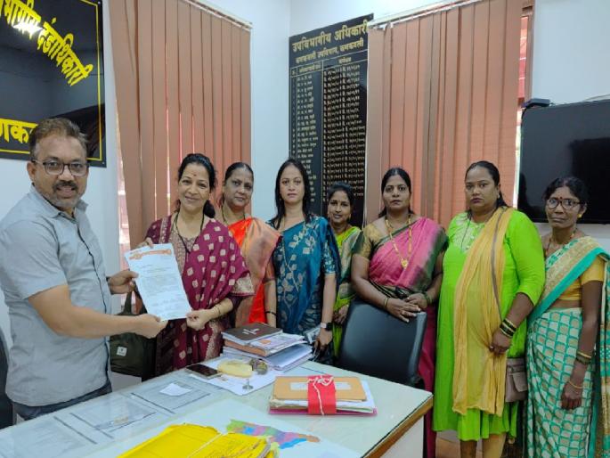 Give women an honorarium of Rs 2100 every month, Uddhav Sena Women Alliance warns of agitation | ladki bahin yojana: महिलांना २१०० रुपये द्या, अन्यथा..; उद्धवसेना महिला आघाडीने दिला इशारा Give women an honorarium of Rs 2100 every month, Uddhav Sena Women Alliance warns of agitation | ladki bahin yojana: महिलांना २१०० रुपये द्या, अन्यथा..; उद्धवसेना महिला आघाडीने दिला इशारा
