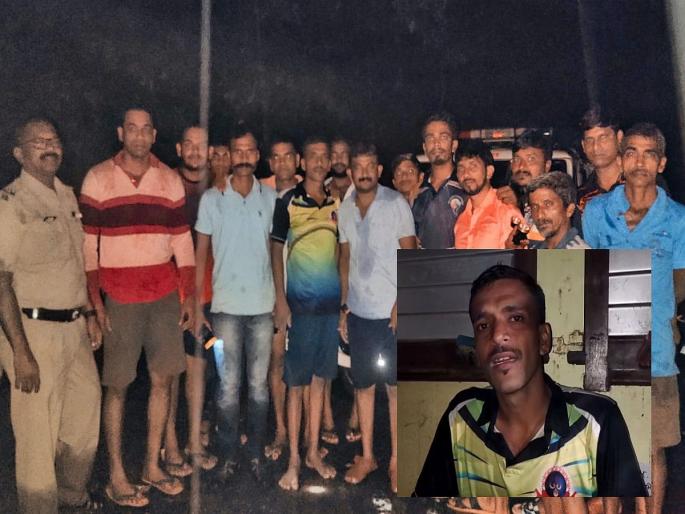 He was found in the flood, the bike was washed away, he got the support of a tree in the water, finally the villagers rescued the young man | पुरात सापडला, दुचाकी गेली वाहून, पाण्यात मिळाला झाडाचा आधार, अखेर ग्रामस्थांनी केली तरुणाची सुटका He was found in the flood, the bike was washed away, he got the support of a tree in the water, finally the villagers rescued the young man | पुरात सापडला, दुचाकी गेली वाहून, पाण्यात मिळाला झाडाचा आधार, अखेर ग्रामस्थांनी केली तरुणाची सुटका