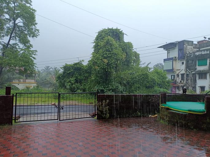 heavy rain in sindhudurg district after fifteen days possibility of flood situation | सिंधुदुर्ग जिल्ह्यात पावसाची संततधार; पंधरा दिवसांनी जोरदार कमबॅक, पूरस्थिती उद्भवण्याची शक्यता heavy rain in sindhudurg district after fifteen days possibility of flood situation | सिंधुदुर्ग जिल्ह्यात पावसाची संततधार; पंधरा दिवसांनी जोरदार कमबॅक, पूरस्थिती उद्भवण्याची शक्यता