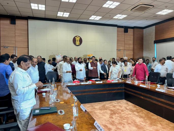 Chief Minister inaugurates underwater museum in artificial reef in Nivati sea | निवती समुद्रात कृत्रिम प्रवाळमध्ये पाण्याखालील संग्रहालयाचा मुख्यमंत्र्यांकडून शुभारंभ Chief Minister inaugurates underwater museum in artificial reef in Nivati sea | निवती समुद्रात कृत्रिम प्रवाळमध्ये पाण्याखालील संग्रहालयाचा मुख्यमंत्र्यांकडून शुभारंभ