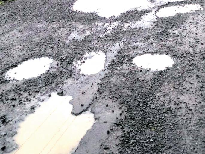 Sindhudurg: The highway contractor sent the dumper back, type in the area | सिंधुदुर्ग :  महामार्ग ठेकेदाराचे डंपर माघारी पाठविले, तिथवली येथील प्रकार