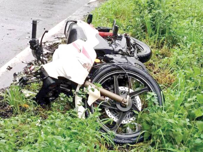 Sindhudurg: Accolade in Ambalit; Belgaon's young man killed | सिंधुदुर्ग : आंबोलीत अपघात; बेळगावचा तरुण ठार Sindhudurg: Accolade in Ambalit; Belgaon's young man killed | सिंधुदुर्ग : आंबोलीत अपघात; बेळगावचा तरुण ठार