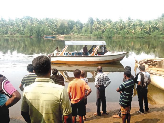 Student commits suicide in Kärli river, Neru incident: The reason for suicide is unclear; Missing from Friday | सिंधुदुर्ग : विद्यार्थ्याची कर्ली नदीत आत्महत्या, नेरुर येथील घटना : आत्महत्येचे कारण अस्पष्ट; शुक्रवारपासून होता बेपत्ता Student commits suicide in Kärli river, Neru incident: The reason for suicide is unclear; Missing from Friday | सिंधुदुर्ग : विद्यार्थ्याची कर्ली नदीत आत्महत्या, नेरुर येथील घटना : आत्महत्येचे कारण अस्पष्ट; शुक्रवारपासून होता बेपत्ता