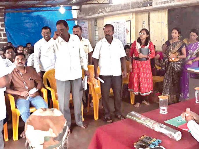 Sindhudurg: Aamdhali ghats patron patrons, Sawantwadi panchayat committee members aggressive | सिंधुदुर्ग: आंबोली घाटातील संरक्षक कठडे दयनीय, सावंतवाडी पंचायत समितीत सदस्य आक्रमक Sindhudurg: Aamdhali ghats patron patrons, Sawantwadi panchayat committee members aggressive | सिंधुदुर्ग: आंबोली घाटातील संरक्षक कठडे दयनीय, सावंतवाडी पंचायत समितीत सदस्य आक्रमक