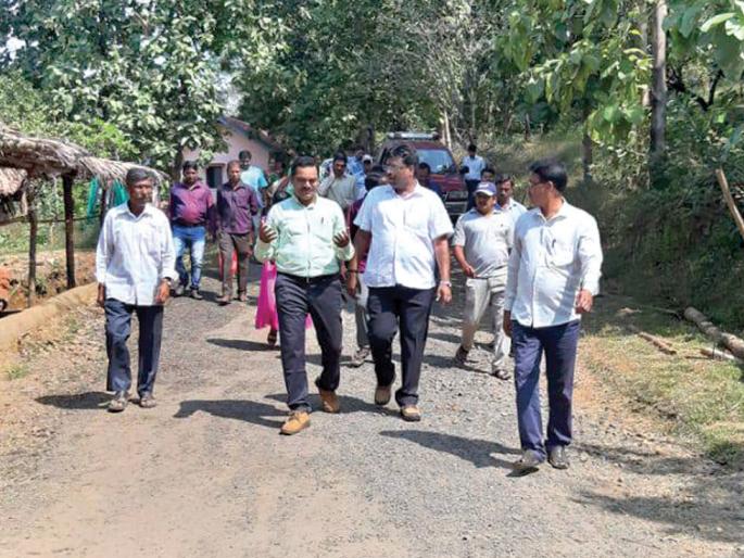 Hewallen's investigation by the Divisional Committee | संपूर्ण कोकण विभागात अव्वल क्रमांकासाठी हेवाळे ग्रामपंचायत सज्ज Hewallen's investigation by the Divisional Committee | संपूर्ण कोकण विभागात अव्वल क्रमांकासाठी हेवाळे ग्रामपंचायत सज्ज