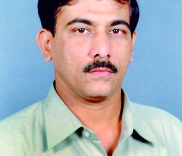 Sindhudurg: Kaka Kudalkar along with the resignation of three office bearers | सिंधुदुर्ग : काका कुडाळकरांसह तीन पदाधिकाऱ्यांचे राजीनामे, भाजपाकडून कोंडी होत असल्याचे कारण Sindhudurg: Kaka Kudalkar along with the resignation of three office bearers | सिंधुदुर्ग : काका कुडाळकरांसह तीन पदाधिकाऱ्यांचे राजीनामे, भाजपाकडून कोंडी होत असल्याचे कारण