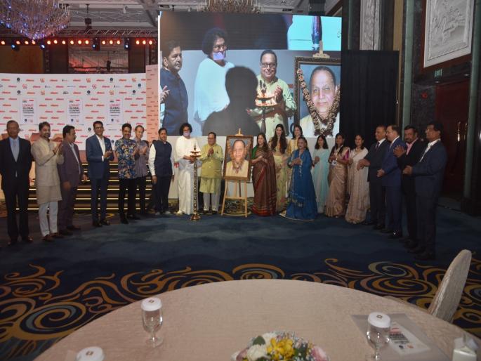 'Lokmat Global Economic Convention' kicks off in Singapore | सिंगापुरमध्ये 'लोकमत ग्लोबल इकॉनॉमिक कन्व्हेन्शन'ला दिमाखात सुरुवात