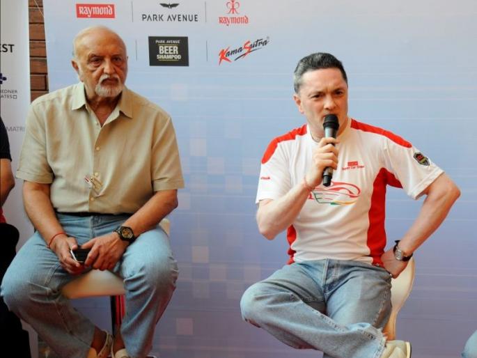 After the upheaval of the court, Singhania father and son are ready to settle disputes within four walls | न्यायालयाच्या पाय-या चढल्यानंतर सिंघानिया पिता-पुत्र चार भिंतींच्या आत वाद सोडवण्यास तयार After the upheaval of the court, Singhania father and son are ready to settle disputes within four walls | न्यायालयाच्या पाय-या चढल्यानंतर सिंघानिया पिता-पुत्र चार भिंतींच्या आत वाद सोडवण्यास तयार