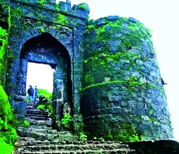Until January 1, the Sinhagad Ghats road will close for tourists | एक जानेवारीपर्यंत सिंहगड घाटरस्ता पर्यटकांसाठी बंद Until January 1, the Sinhagad Ghats road will close for tourists | एक जानेवारीपर्यंत सिंहगड घाटरस्ता पर्यटकांसाठी बंद