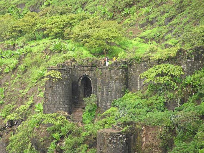 The crack collapsed Sinhagad fort tourism stop for Pune residents Administration decision | Sinhagad Fort: दरड कोसळली! पुणेकरांच्या आकर्षणाचं ठिकाण सिंहगड पर्यटन बंद; प्रशासनाचा निर्णय The crack collapsed Sinhagad fort tourism stop for Pune residents Administration decision | Sinhagad Fort: दरड कोसळली! पुणेकरांच्या आकर्षणाचं ठिकाण सिंहगड पर्यटन बंद; प्रशासनाचा निर्णय