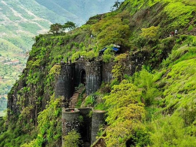 After Shivneri, now plastic ban in Sinhagad too pune latest news | Lokmat Impact: शिवनेरीनंतर आता सिंहगडावरही प्लास्टिक बंदी ! After Shivneri, now plastic ban in Sinhagad too pune latest news | Lokmat Impact: शिवनेरीनंतर आता सिंहगडावरही प्लास्टिक बंदी !