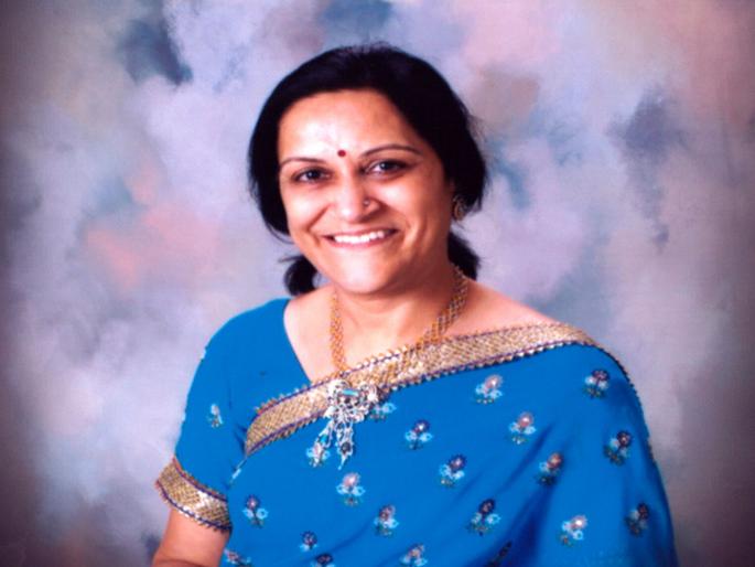 Lokmat Sakhi manch editor, singer Jotsna Darda's birthday | निखळ माणूसपण जपणारी सुरांची सखी Lokmat Sakhi manch editor, singer Jotsna Darda's birthday | निखळ माणूसपण जपणारी सुरांची सखी