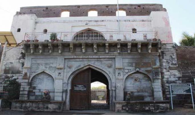 Public curfew in Sindkhedraja city from tomorrow | सिंदखेडराजा शहरात उद्यापासून जनता कर्फ्यू