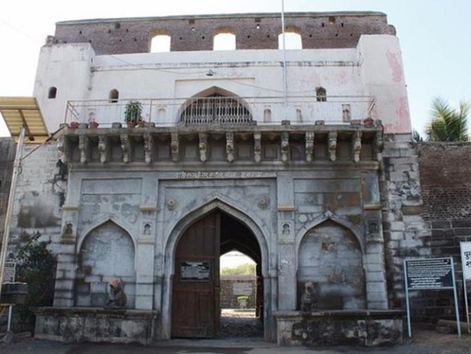 Even after Ajit Pawar's suggestion, the palace at Sindkhedraja was not opened | अजित पवारांच्या सुचनेनंतरही सिंदखेडराजा येथील राजवाडा उघडलाच नाही Even after Ajit Pawar's suggestion, the palace at Sindkhedraja was not opened | अजित पवारांच्या सुचनेनंतरही सिंदखेडराजा येथील राजवाडा उघडलाच नाही