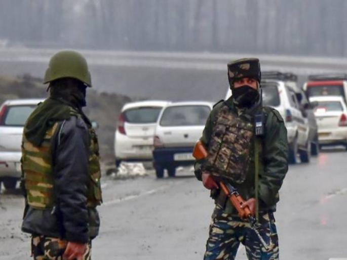 Pulwama Attack: The fault of the sadhana and the village of the heavily-laden soldiers, 150 army officers in the village | Pulwama Attack : काळजाचा ठोका चुकला आणि गहिवरलं सैनिकांचं गाव, गावचे 150 पोरं लष्करात Pulwama Attack: The fault of the sadhana and the village of the heavily-laden soldiers, 150 army officers in the village | Pulwama Attack : काळजाचा ठोका चुकला आणि गहिवरलं सैनिकांचं गाव, गावचे 150 पोरं लष्करात