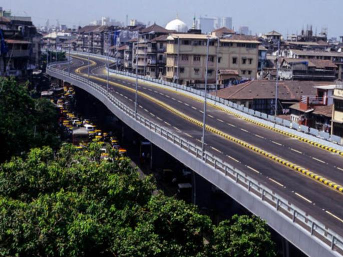 26 crores for the cleaning of four flyovers Scrap cars under the bridge will become history | चार उड्डाणपुलांच्या सफाईसाठी २६ कोटी! पुलाखालील भंगारगाड्या, बकालपणा होणार इतिहासजमा 26 crores for the cleaning of four flyovers Scrap cars under the bridge will become history | चार उड्डाणपुलांच्या सफाईसाठी २६ कोटी! पुलाखालील भंगारगाड्या, बकालपणा होणार इतिहासजमा