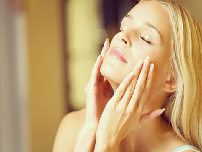 This home made skin serum is best in winter fairness | त्वचा उजळवण्यासाठी थंडीत मदत करेल 'हे' सीरम; असं करा तयार