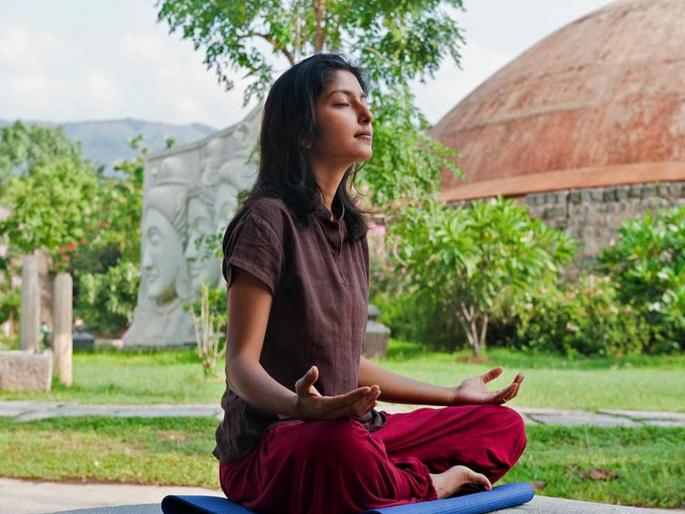 Sit Properly if you are Suffering from Anxiety | चिंताग्रस्त आहात का? व्यवस्थितपणे बसायला शिका! Sit Properly if you are Suffering from Anxiety | चिंताग्रस्त आहात का? व्यवस्थितपणे बसायला शिका!