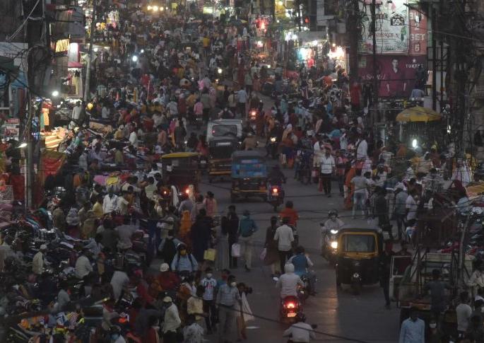 Excitement in Nagpur market, merchants rejoicing |  नागपूरच्या बाजारपेठेत उत्साह, व्यापारी आनंदात Excitement in Nagpur market, merchants rejoicing |  नागपूरच्या बाजारपेठेत उत्साह, व्यापारी आनंदात